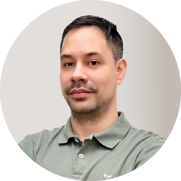 Adolfo Murcia headshot