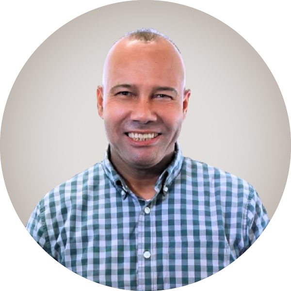 Diosmar Perez headshot