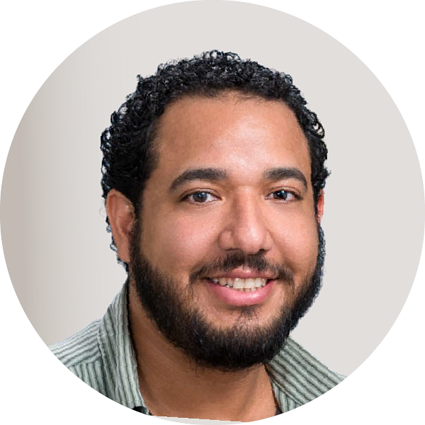 Emmanuel Santana headshot